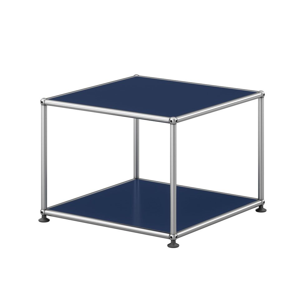 USM Haller Beistelltisch in Stahlblau: Quadratisches, offenes Designmöbel mit Chromgestell und zwei Ebenen.