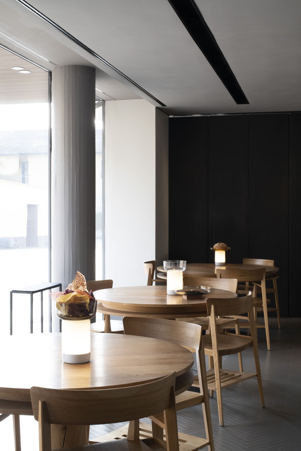 Bontà Akkuleuchte Körper mit Schale Artemide
