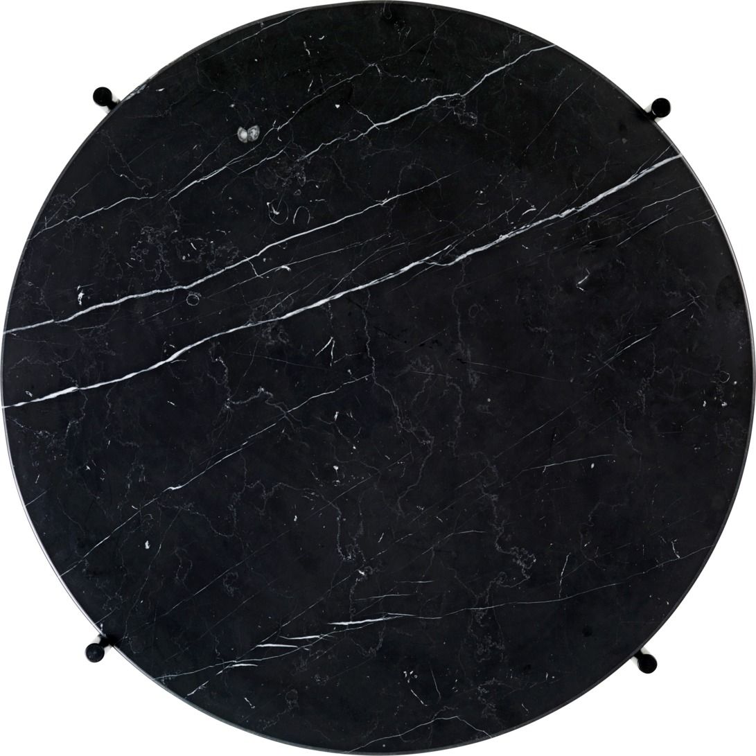 Draufsicht auf TS Coffee Table 55 von Gubi mit schwarzer Marquina Marmorplatte und filigranem Gestell.