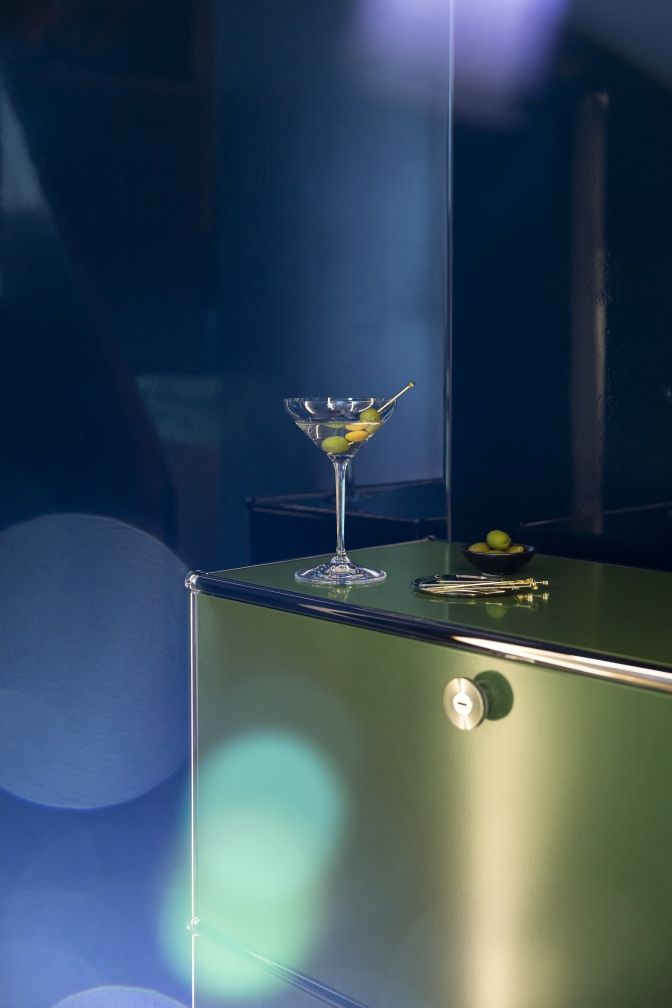 USM Haller Highboard mit drei Klapptüren Olivgrün NEU STANDARDFARBE