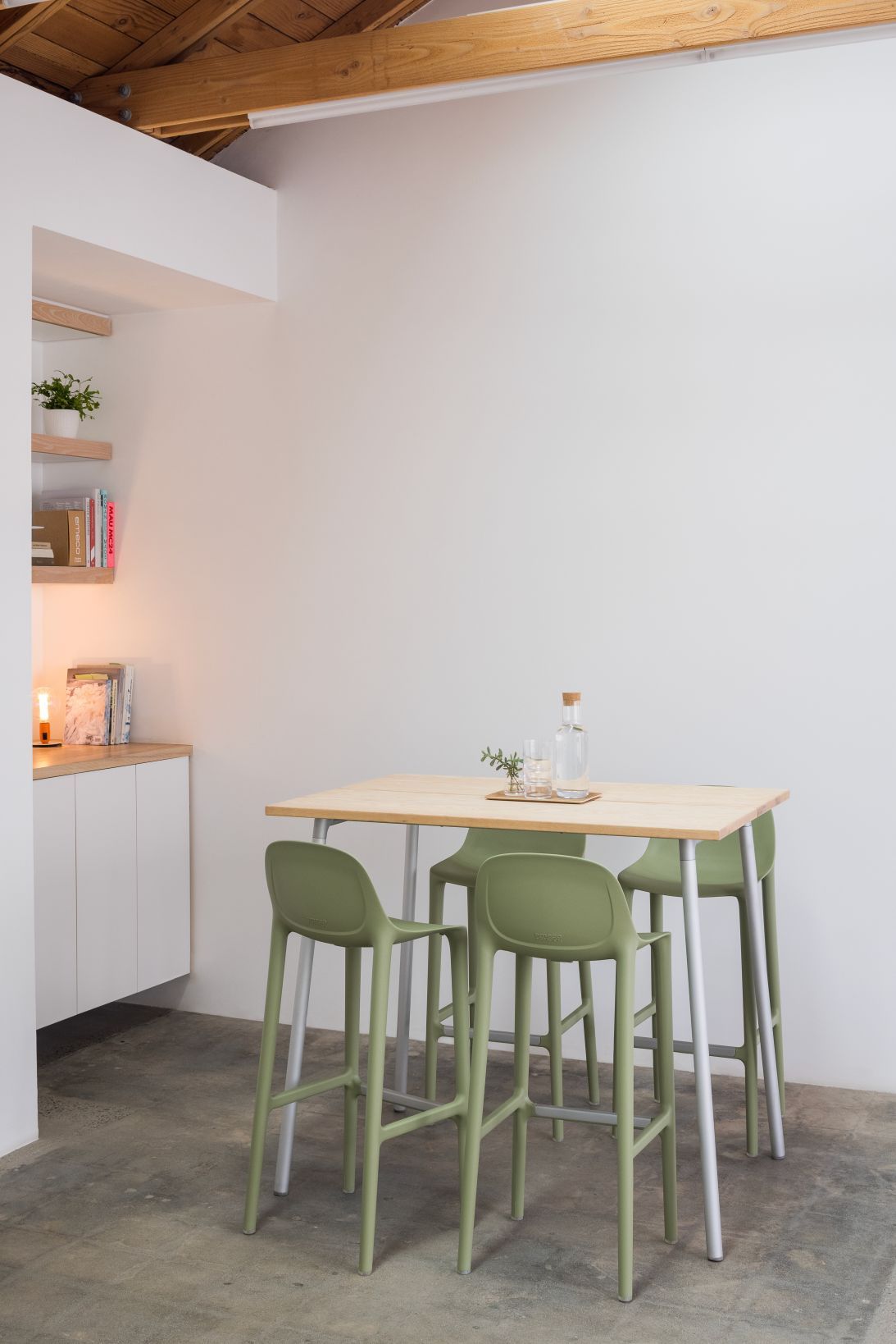 Broom Barstool Barhocker Buttergelb Emeco