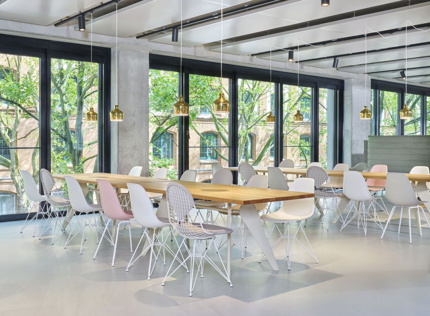 Eames Fiberglass Chair DSX Stuhl Vitra