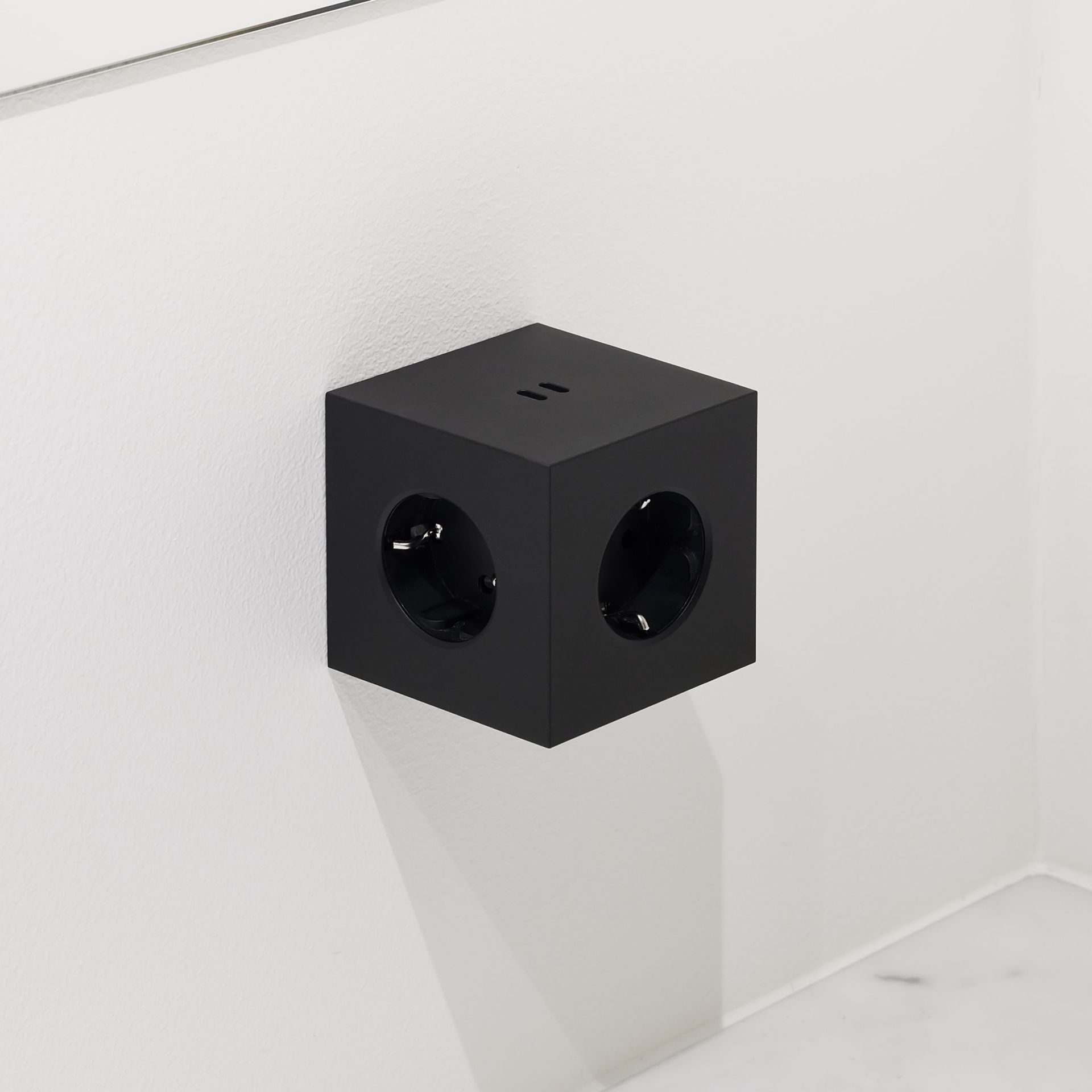 Square 2 - Avolt Steckdosenwürfel mit USB-C dfp Design