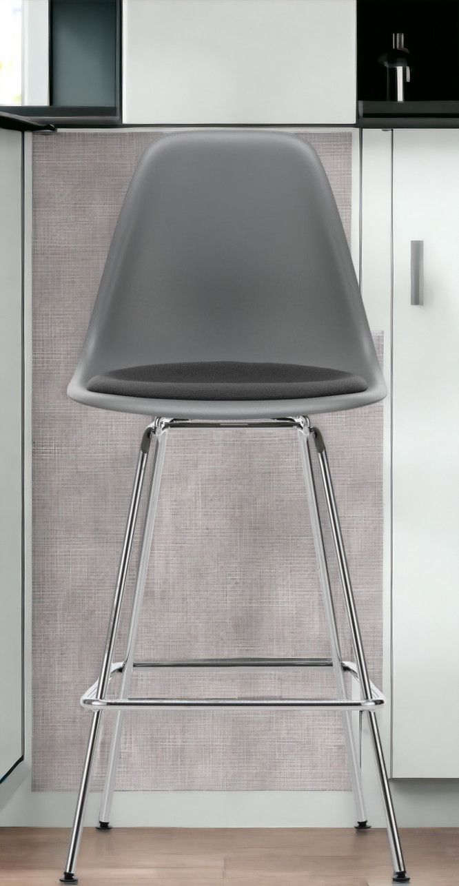 Eames Plastic Bar Stool Barhocker Medium mit Sitzpolster Vitra
