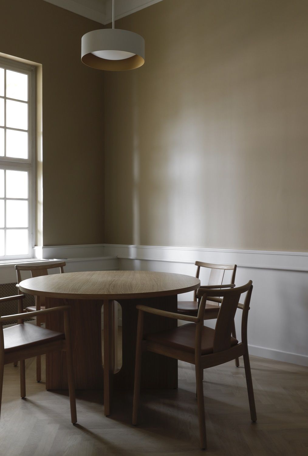 Merkur Dining Chair Stuhl mit Armlehnen / Esszimmerstuhl Audo Copenhagen