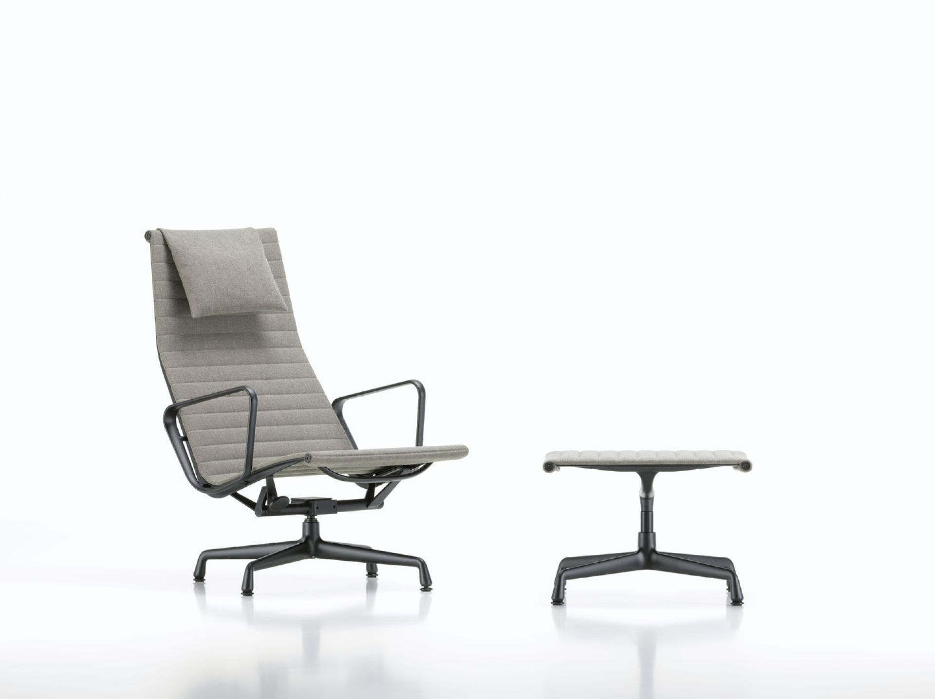 Aluminium Chair EA124 / EA 124 Sessel Vitra