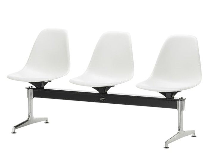 Eames Plastic Side Chair RE auf Traverse Vitra 