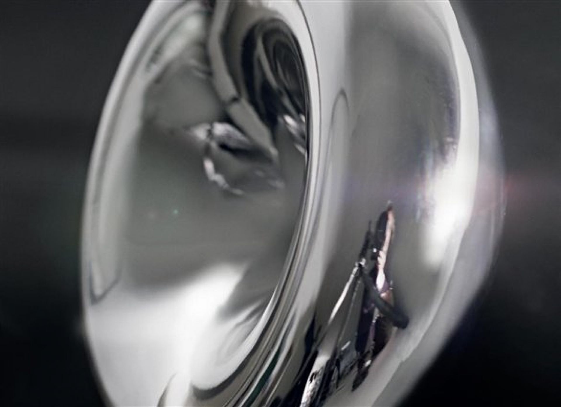 Void LED Pendant Light Pendelleuchte Stahl Tom Dixon