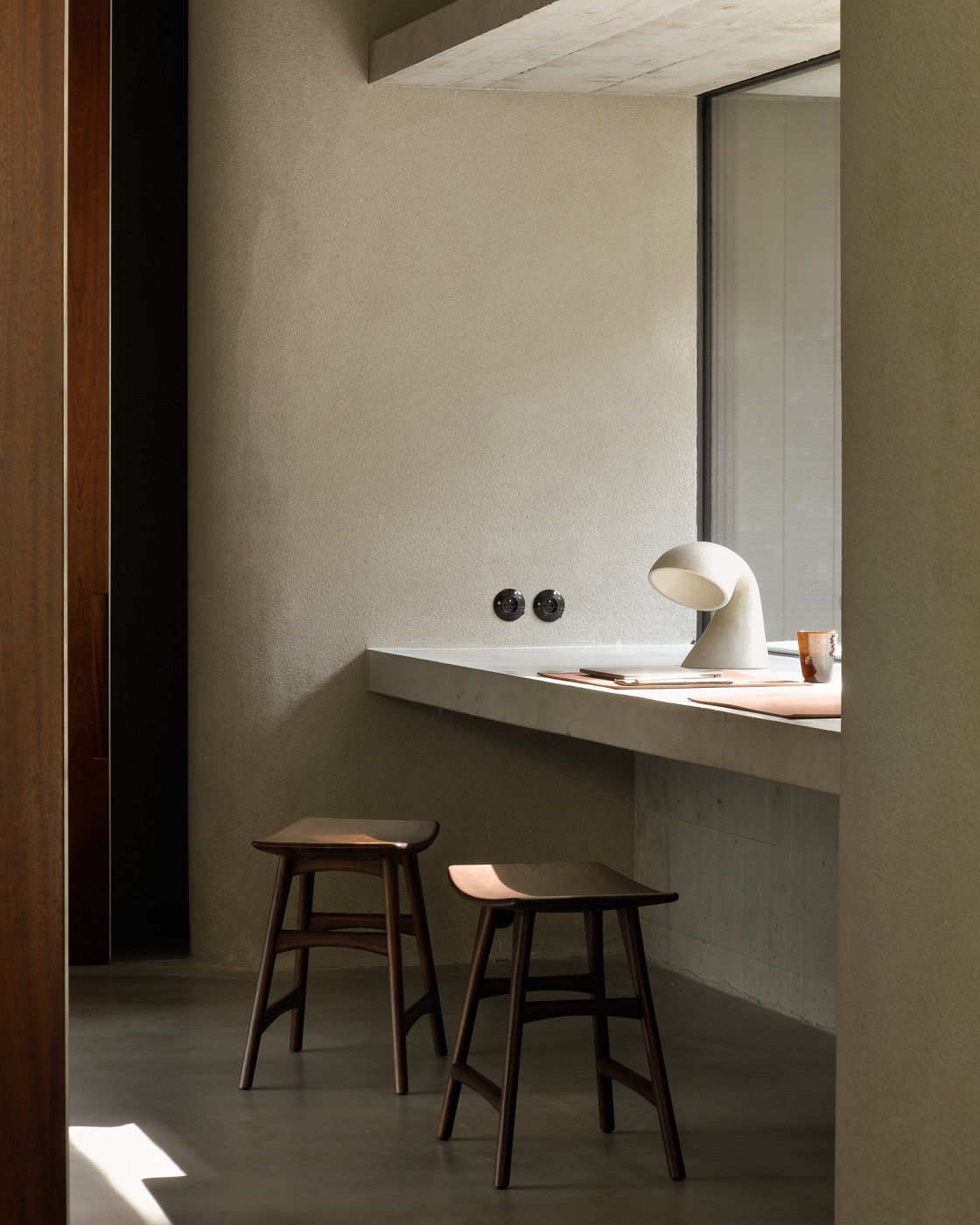 Osso Hocker Teak dunkelbraun Ethnicraft