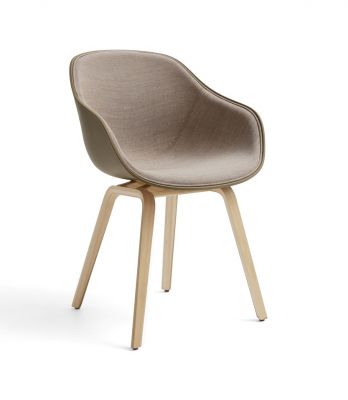 About A Chair AAC222 / AAC 222 Stuhl Eiche wasserlackiert / Clay 2.0 / Remix-242 Hay EINZELSTÜCK