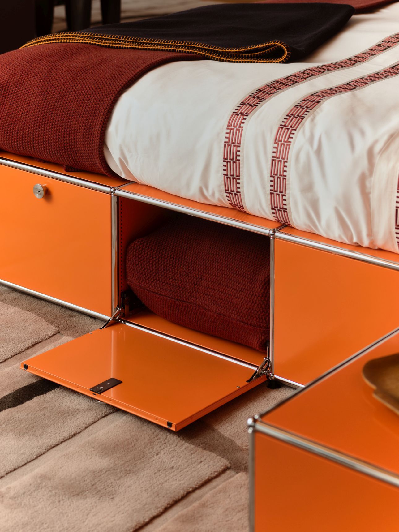 Mansa Bett USM Haller x Armando Cabral
