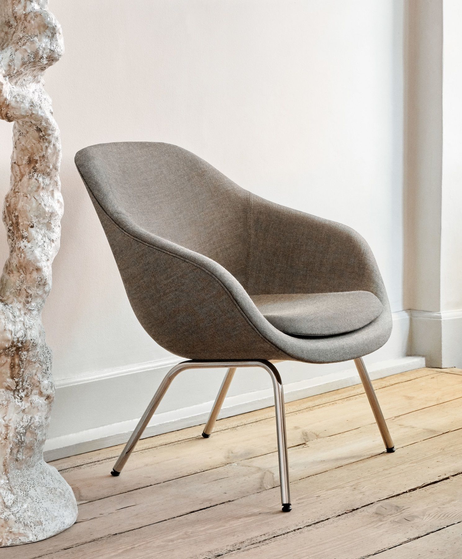 About a Lounge AAL 87 / AAL87 Sessel Hay