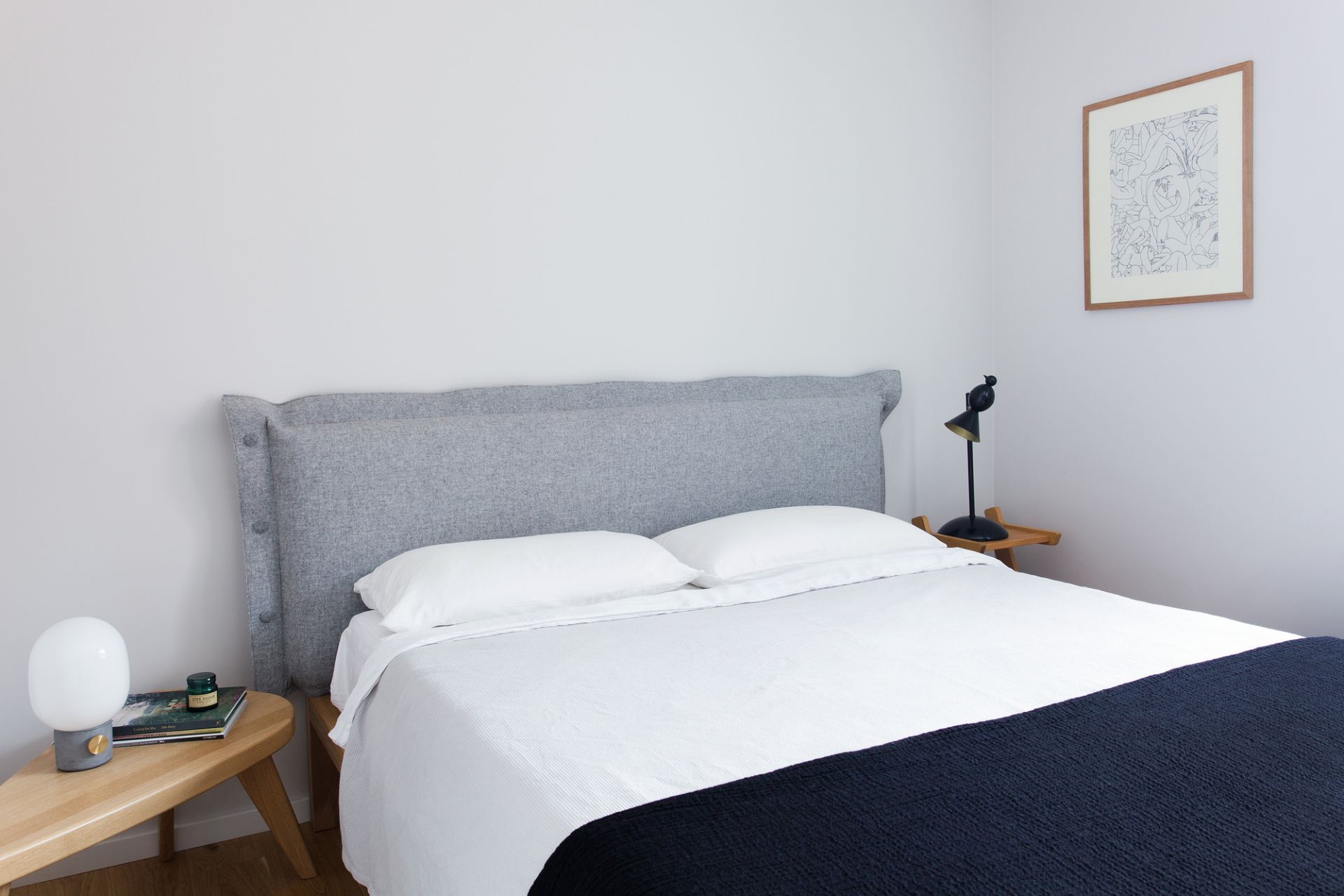 Pure Bett Eiche 180x200 cm mit Polsterbezug für Kopfteil Hans Hansen