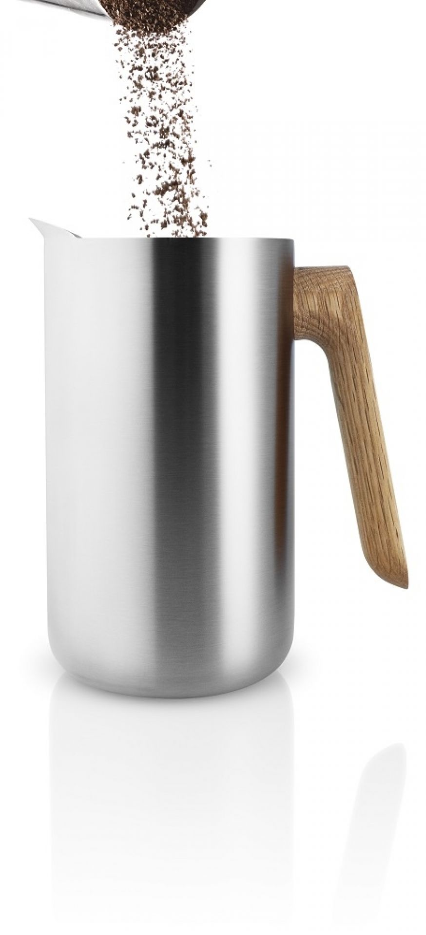 Thermo Cafetiére Stempelkanne von Eva Solo: Edelstahlkanne mit Holzgriff, Kaffeepulver wird eingefüllt. Isolierkanne für aromatischen Kaffee.
