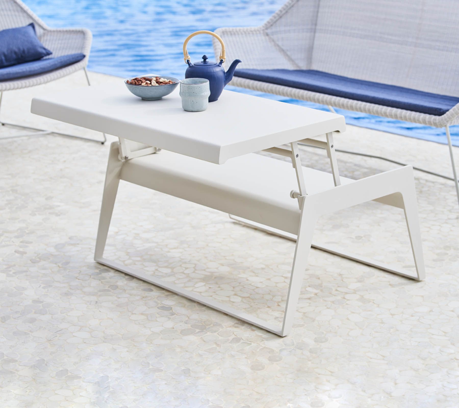 Chill-out Couchtisch zum aufklappen Cane-Line