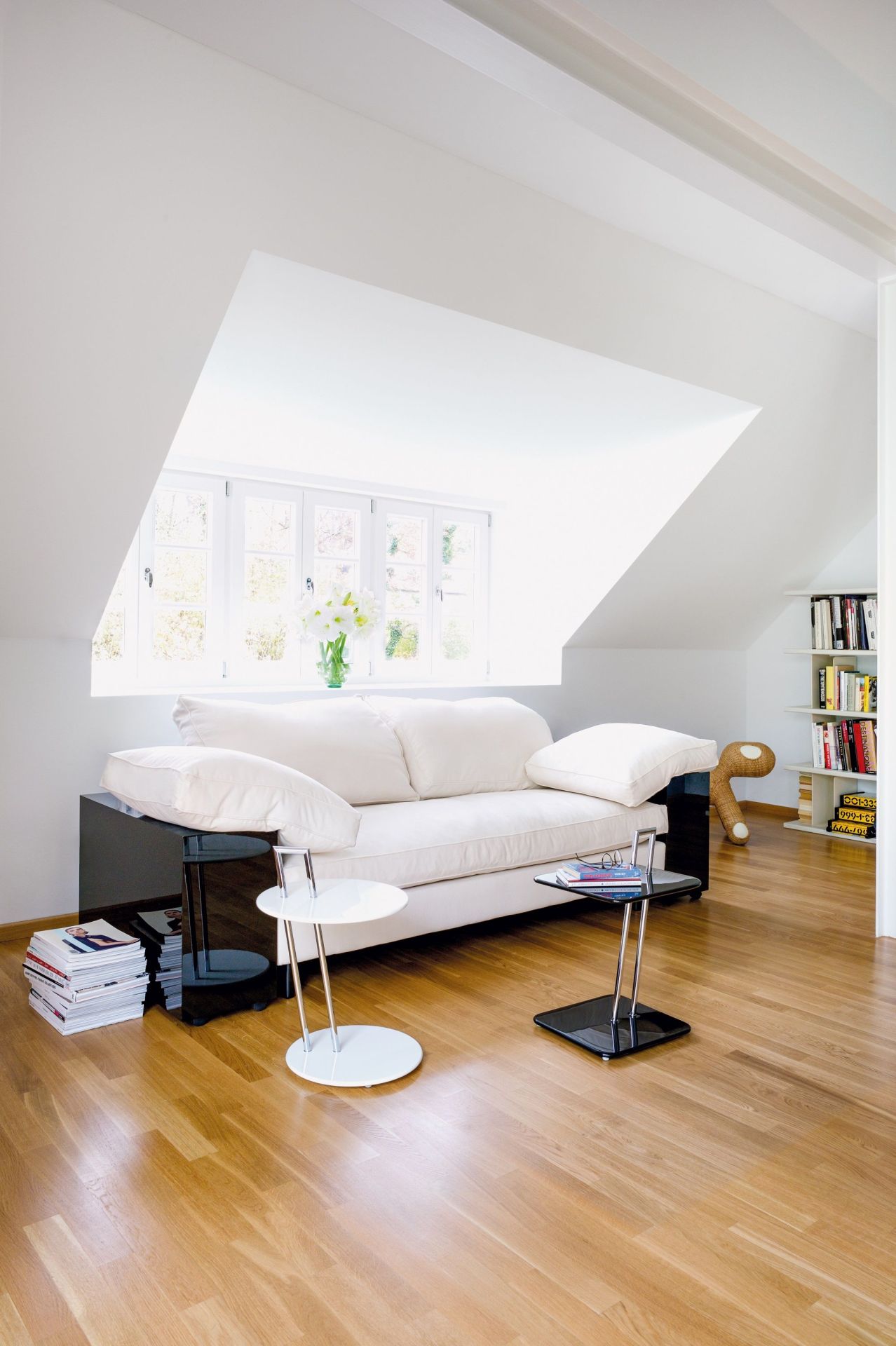 Lota Sofa Classicon