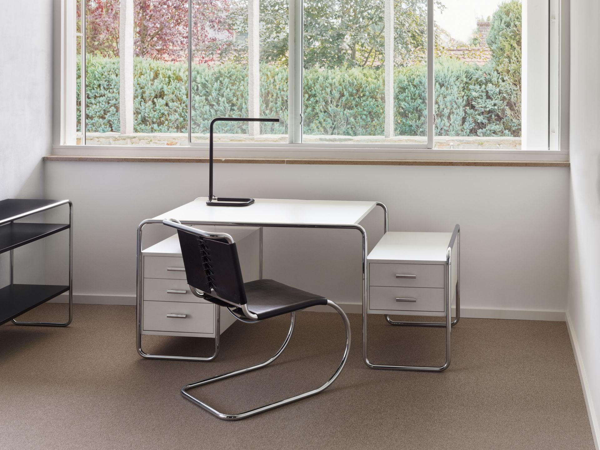 S 285 Stahlrohr Schreibtisch Thonet