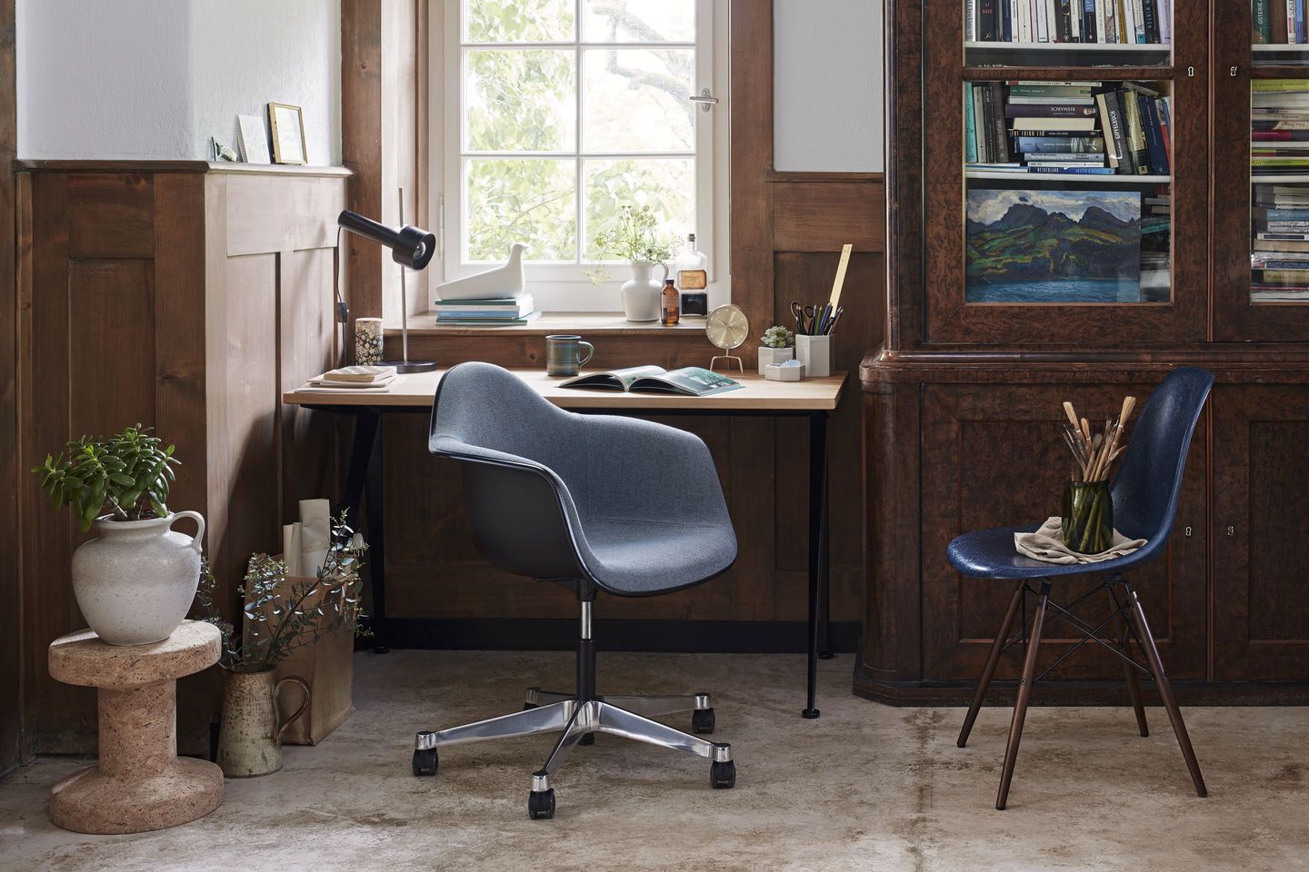 Eames Plastic Arm Chair PACC Vollgepolstert Vitra