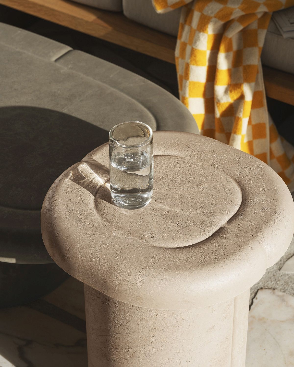 Alder Lounge Table Oval  Indoor / Outdoor Couchtisch Mater 