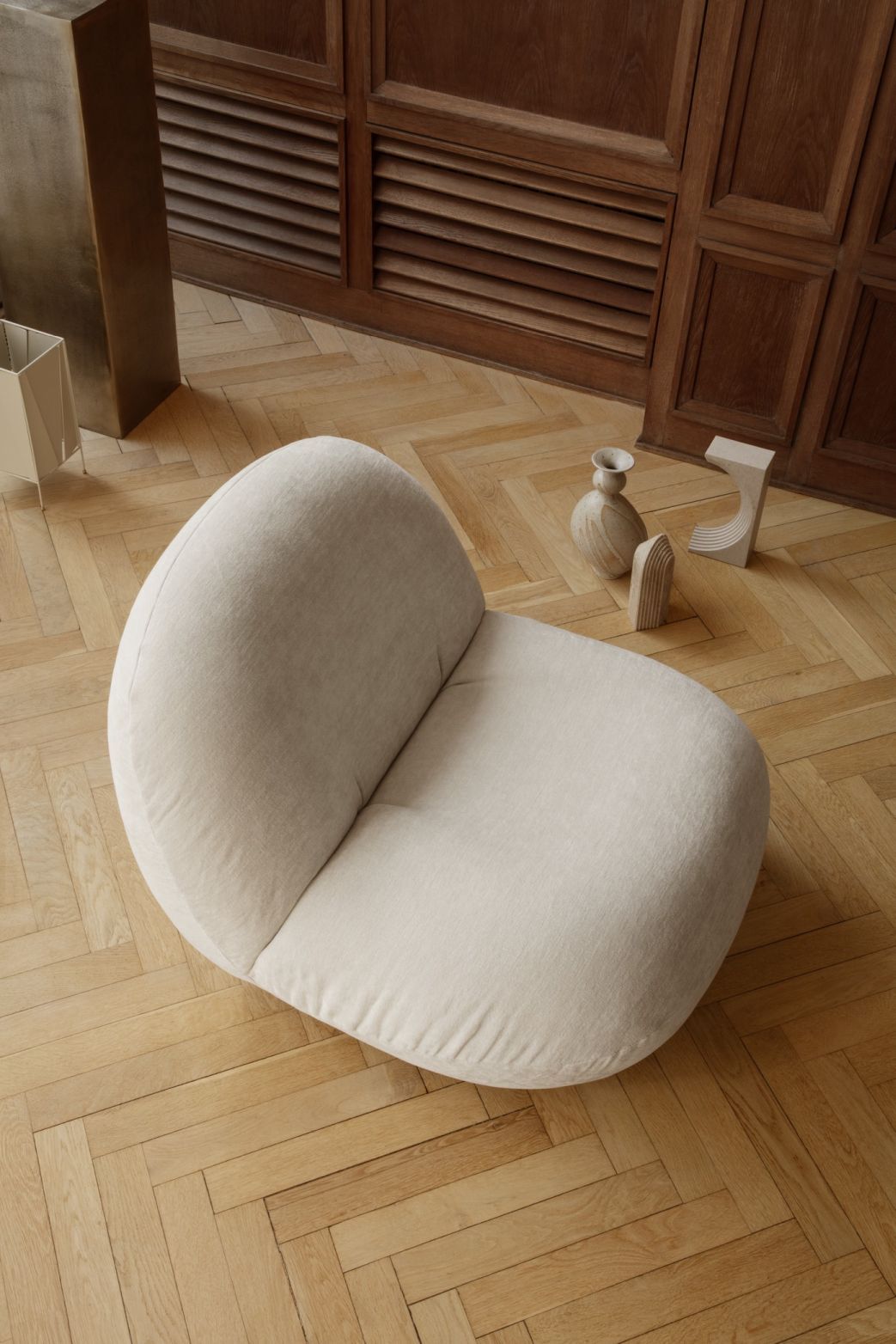 Pacha Lounge Chair Sessel  Harp 24 Ivory / Schwarz Ohne Drehfuß Gubi