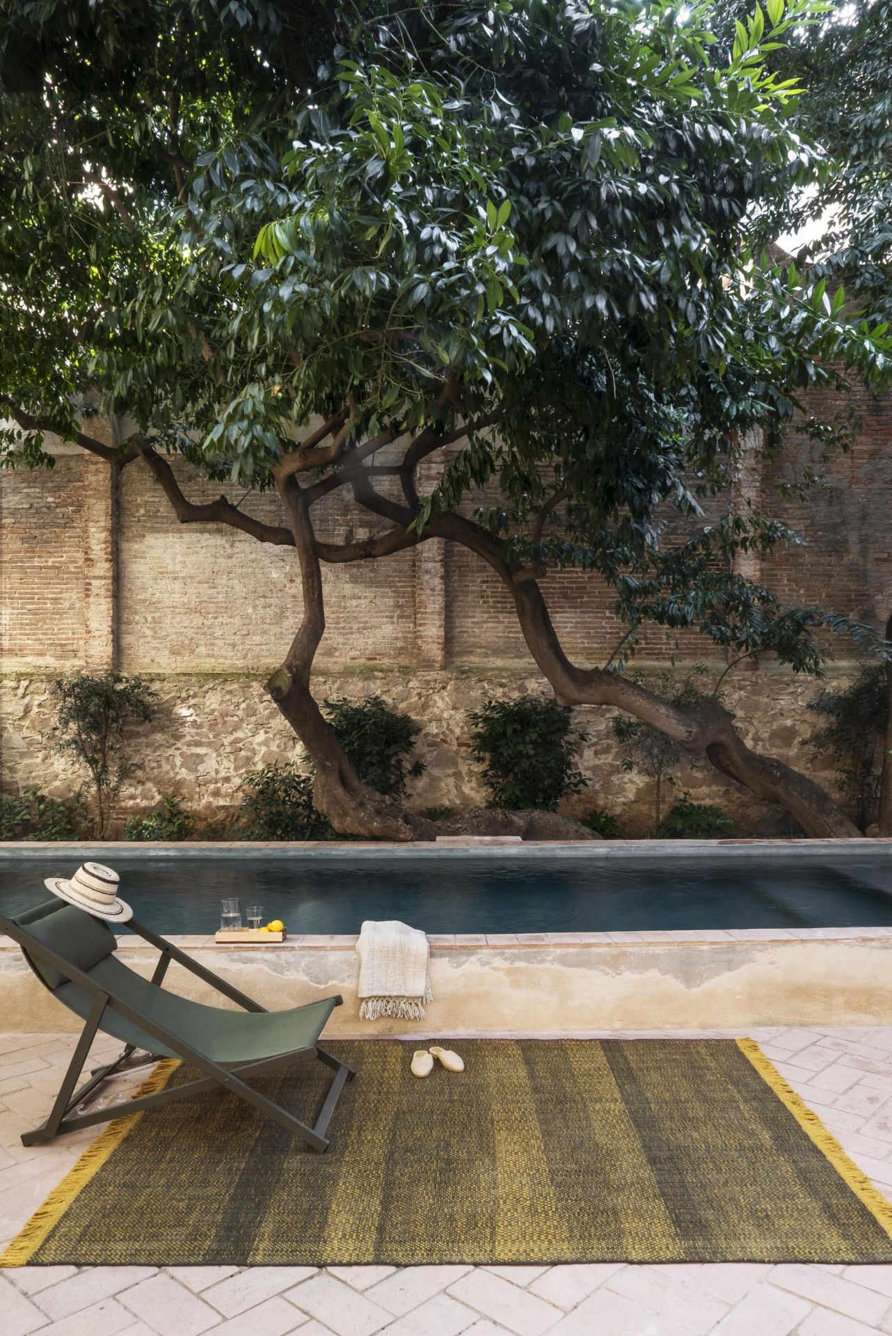 Tres Outdoor Texture Teppich Senf 170x 240 cm Nanimarquina 