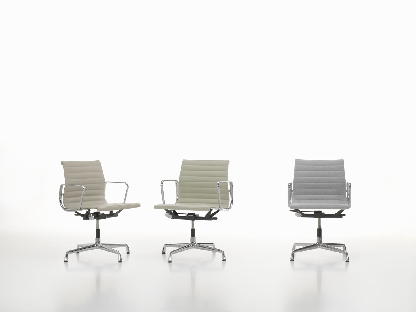 Aluminium Chair EA 131 / EA131 Stuhl Vitra