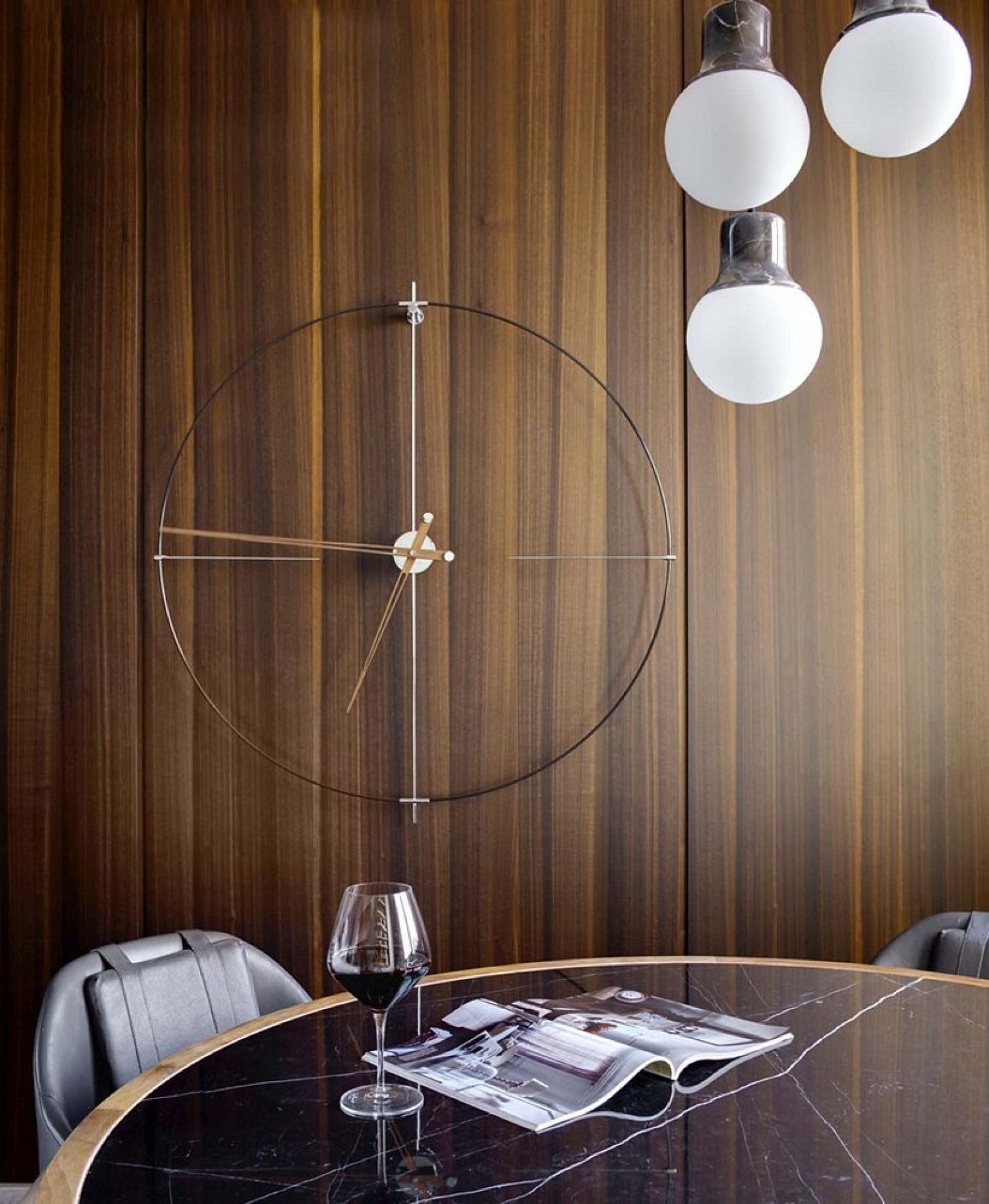 Bilbao N/ L Clock Wanduhr nomon