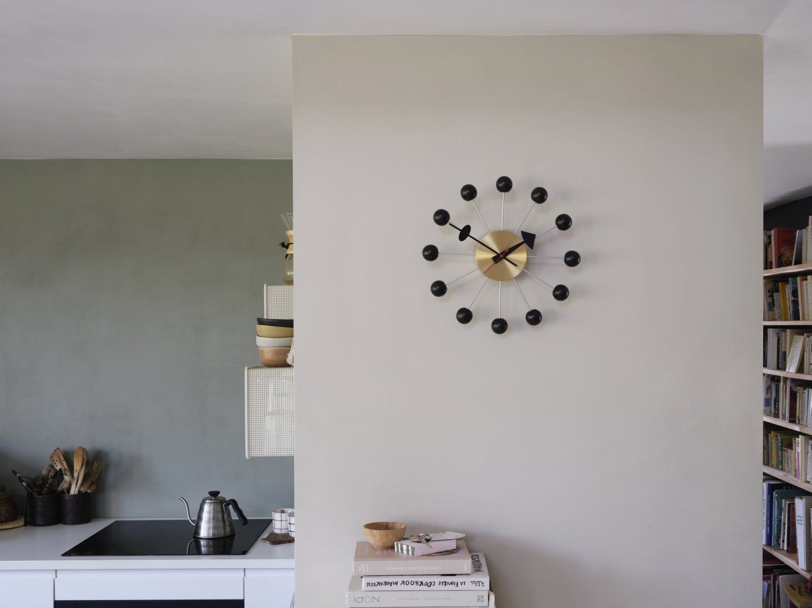 Ball Clock Wanduhr - schwarz Vitra