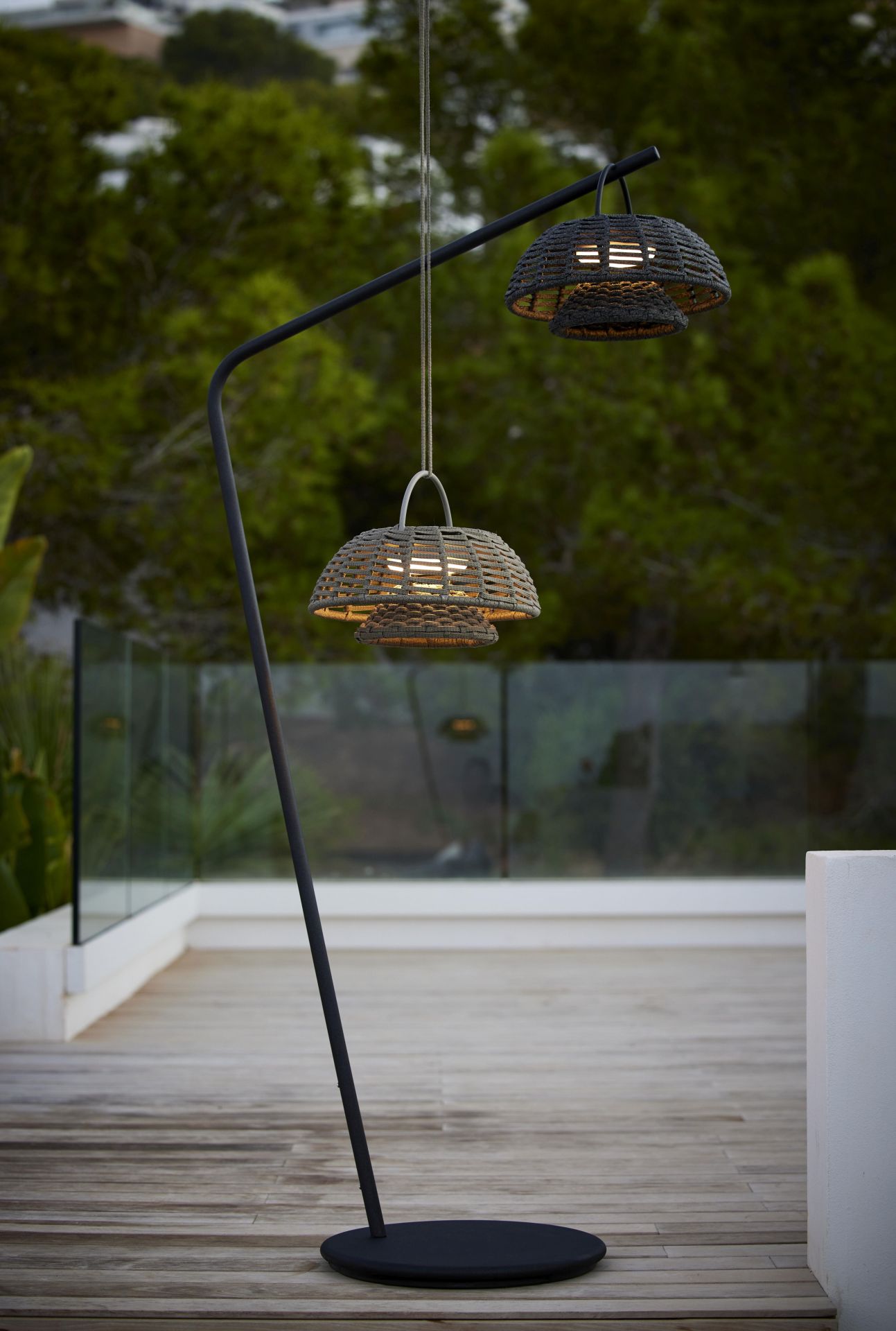 Illusion Outdoor Solar LED Lampe mit Ständer Cane-Line