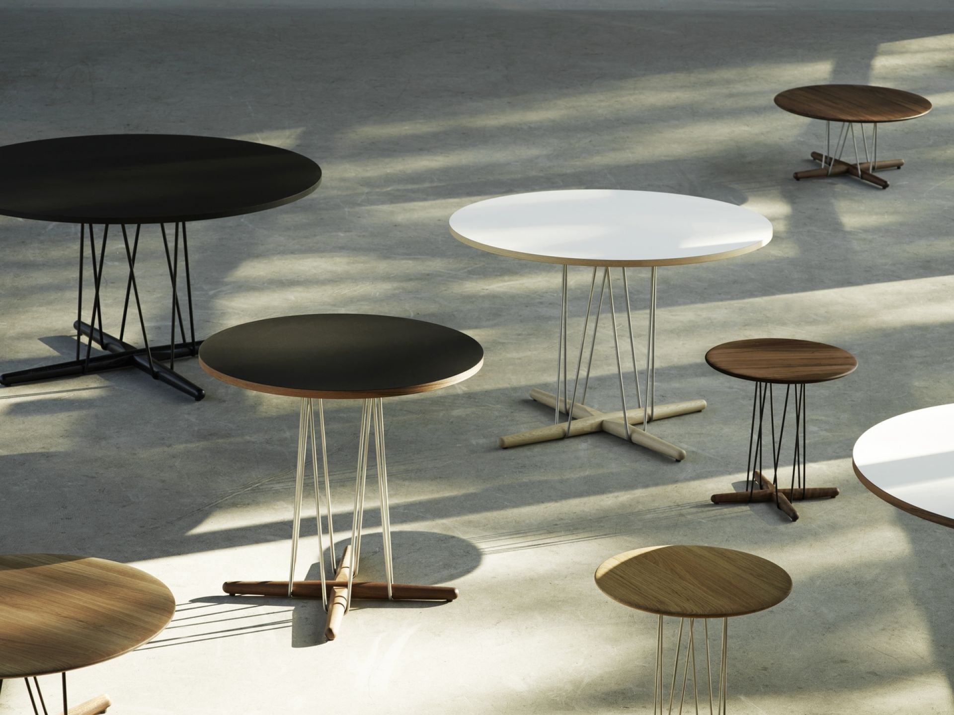 E020 Embrace Tisch Eiche Carl Hansen & Søn