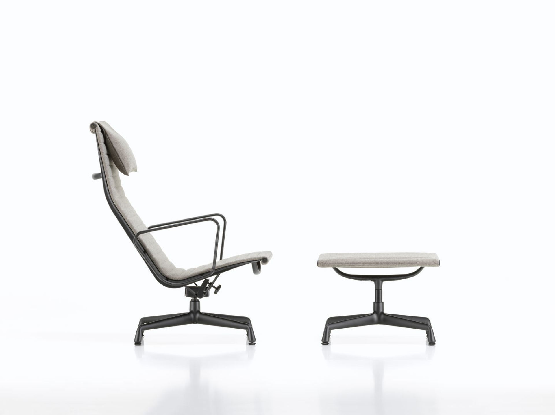 Aluminium Chair EA124 / EA 124 Sessel Vitra