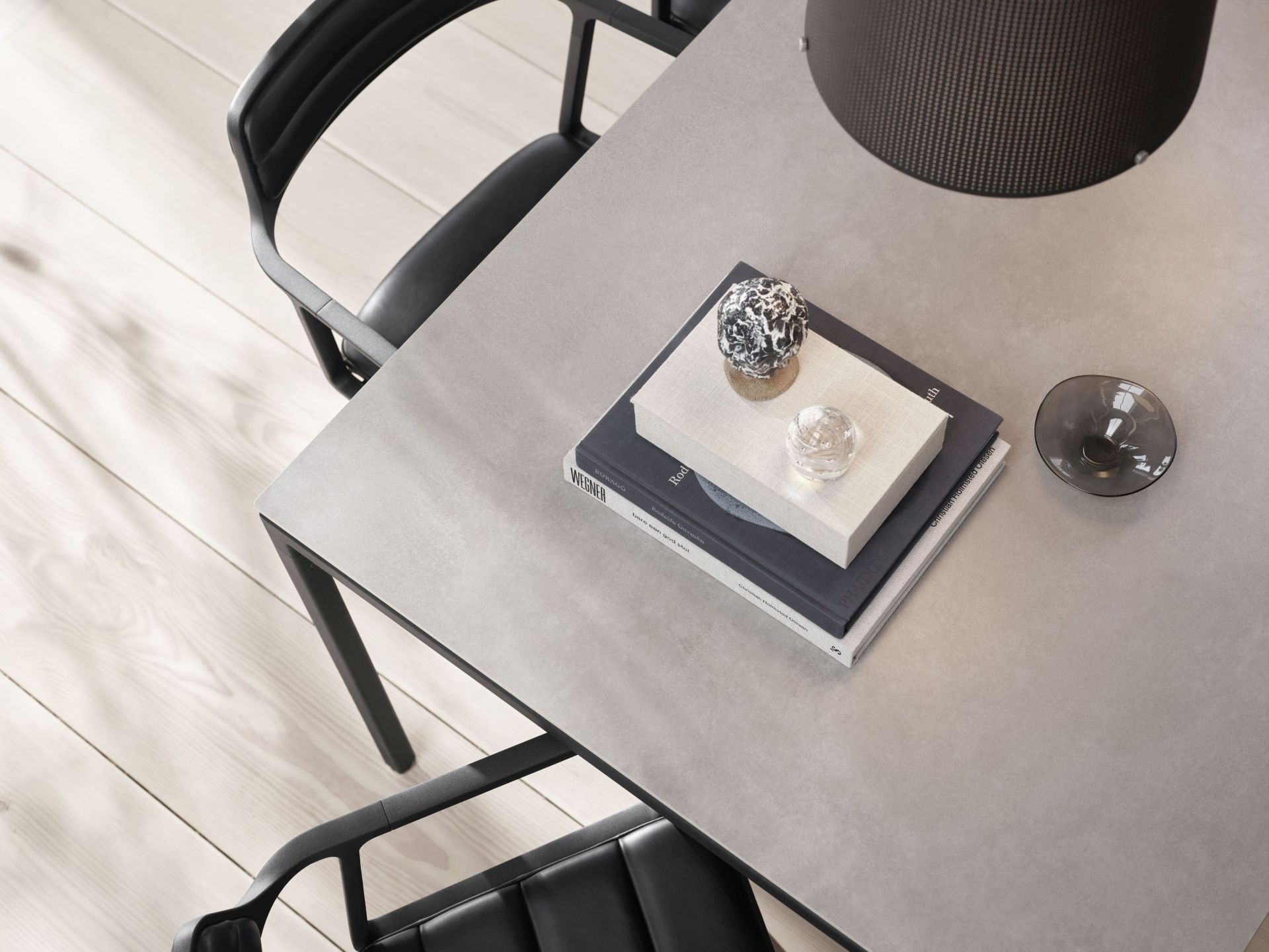 Tisch Medium Vipp