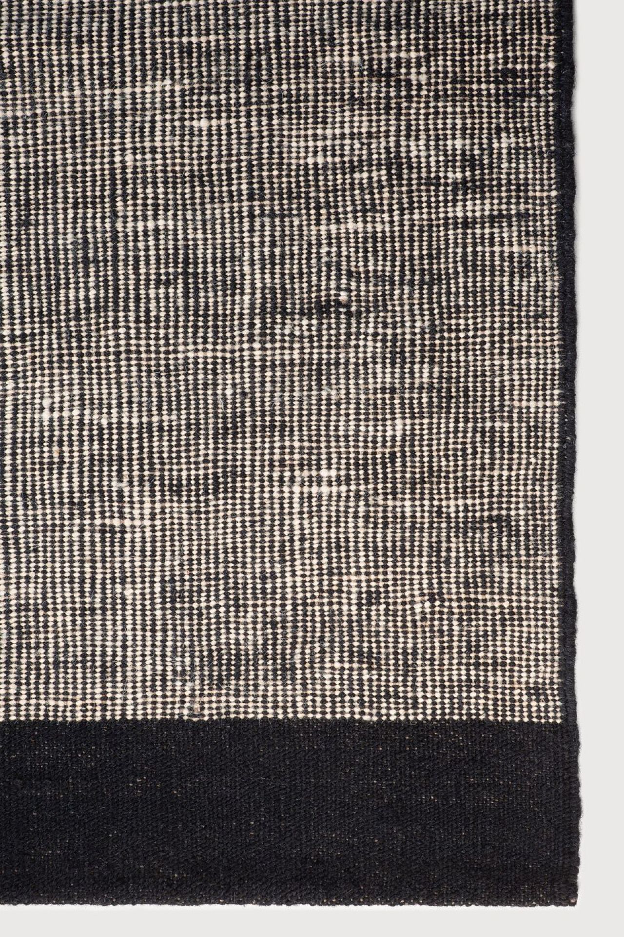 Black Dots kilim Teppich Ethnicraft