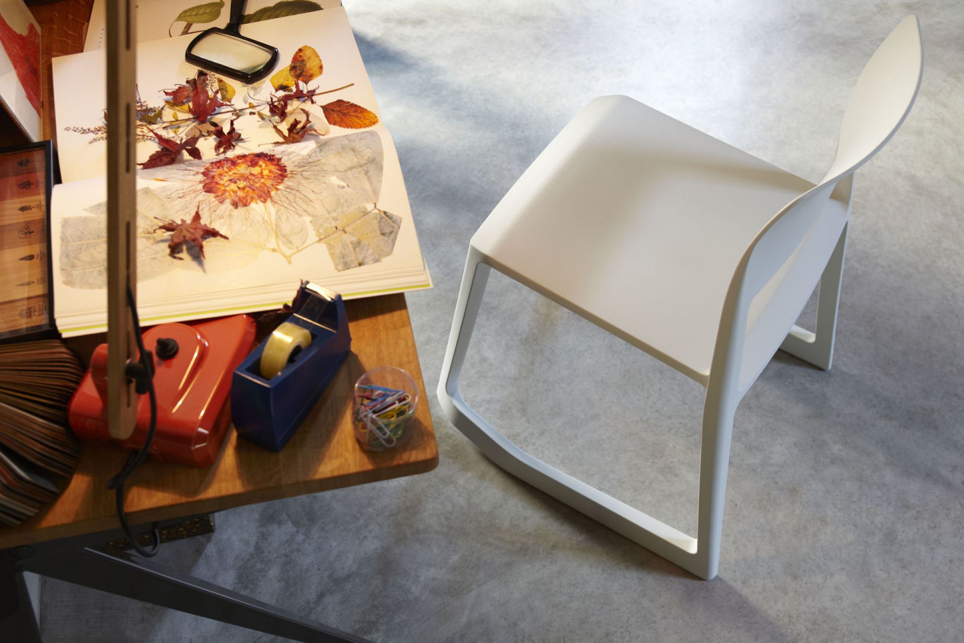 Tip Ton RE Stuhl Kunststoff Vitra Koralle