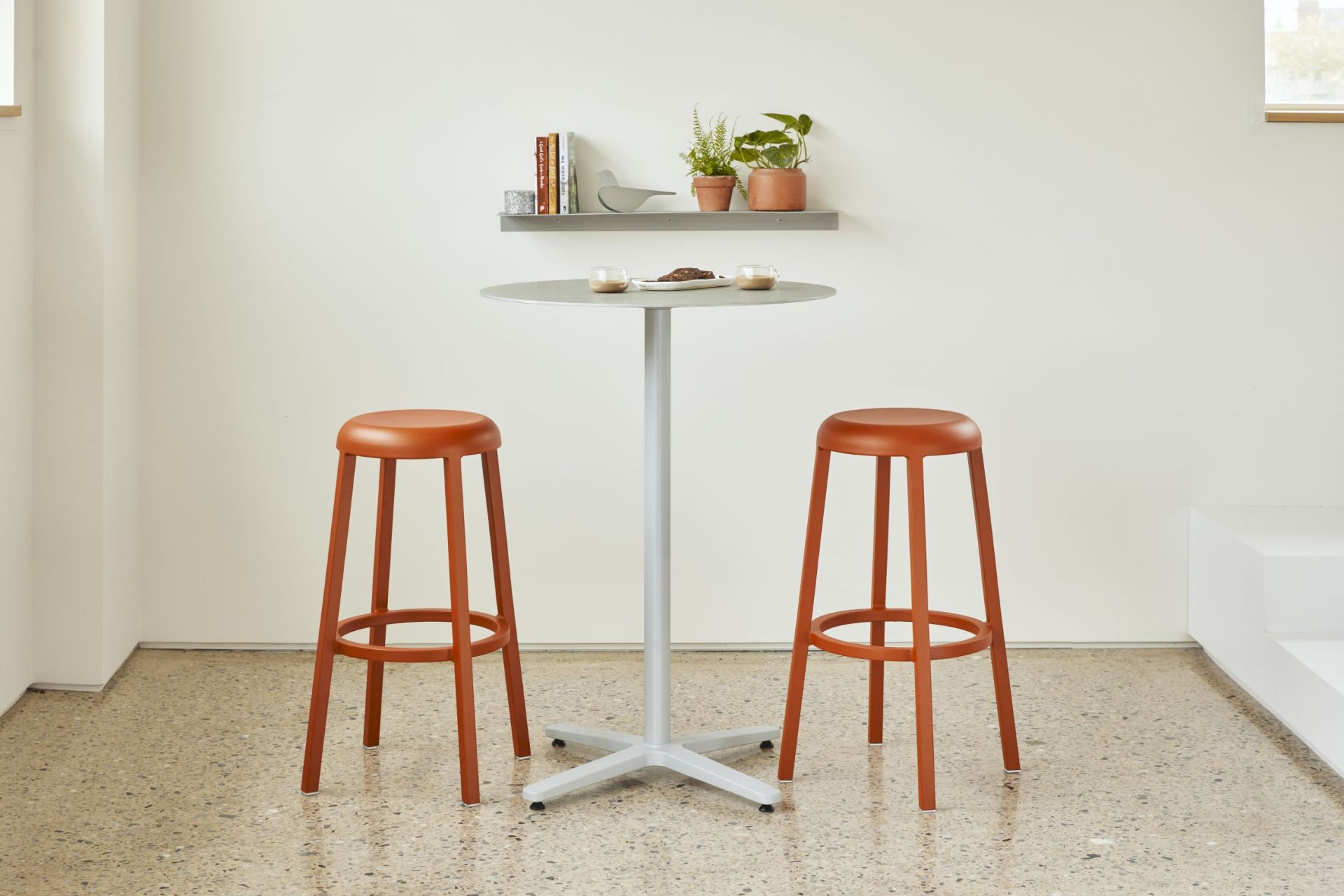 ZA Counter Stool Hocker Aluminium gebürstet Emeco