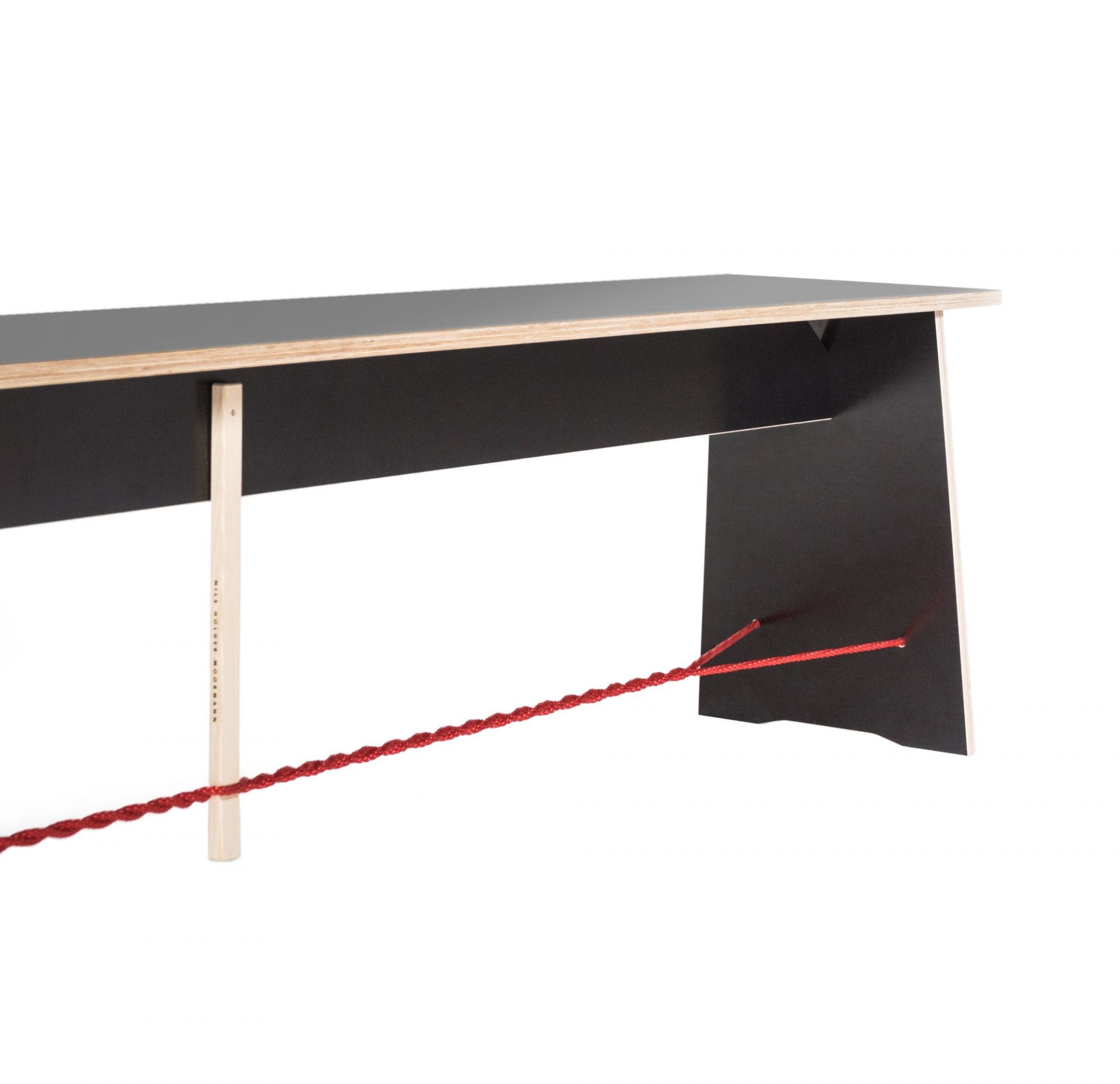 Langer Max Sitzbank 140 cm schwarz Seil rot Nils Holger Moormann