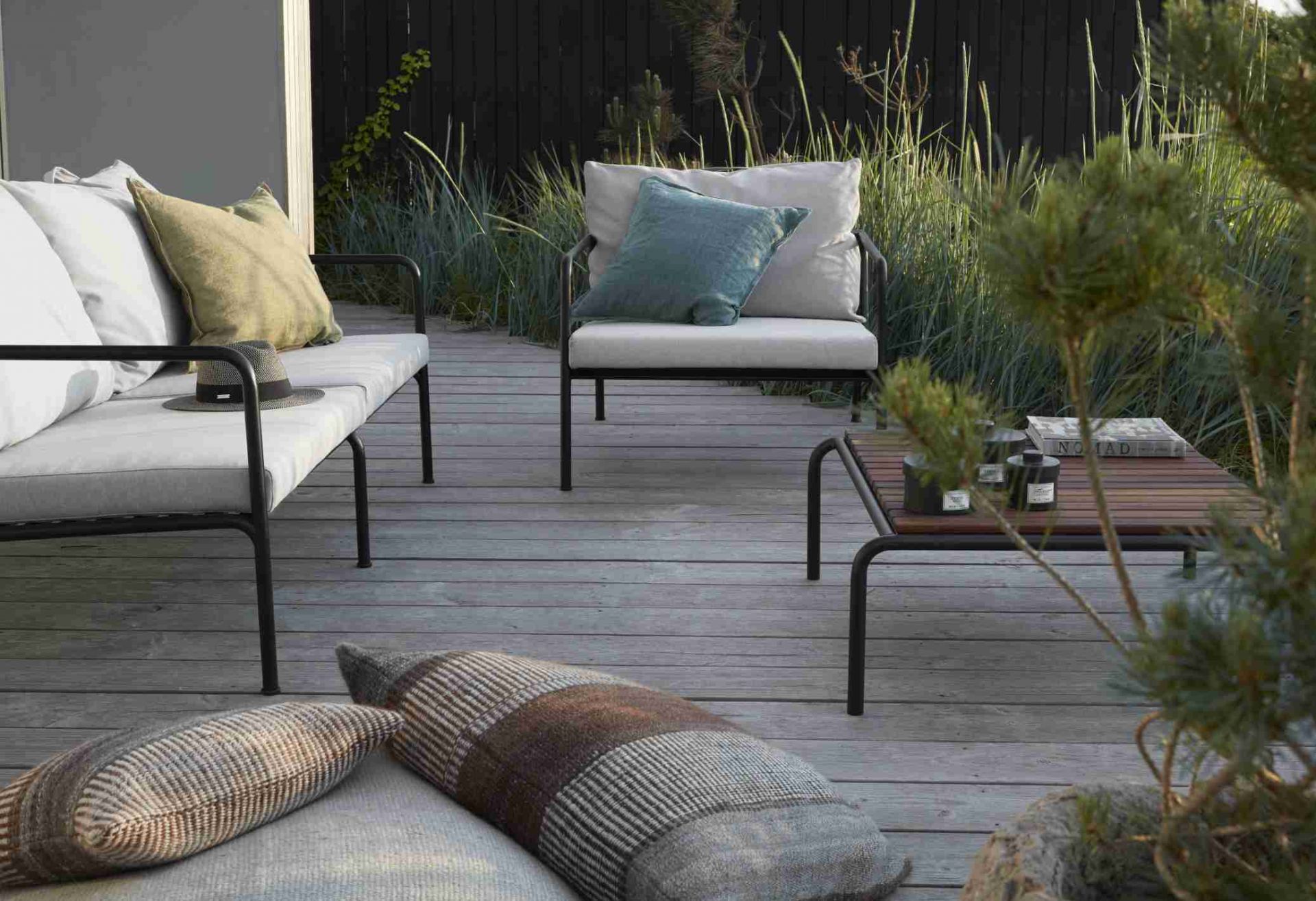 Avon Lounge Table Outdoor Tisch Houe