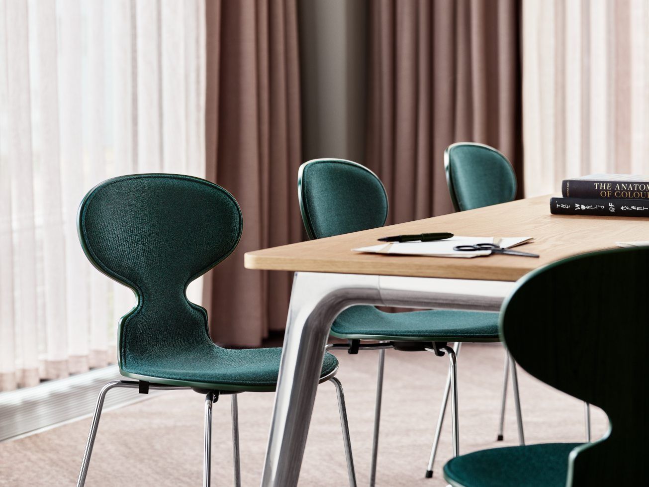Pluralis Tisch Fritz Hansen