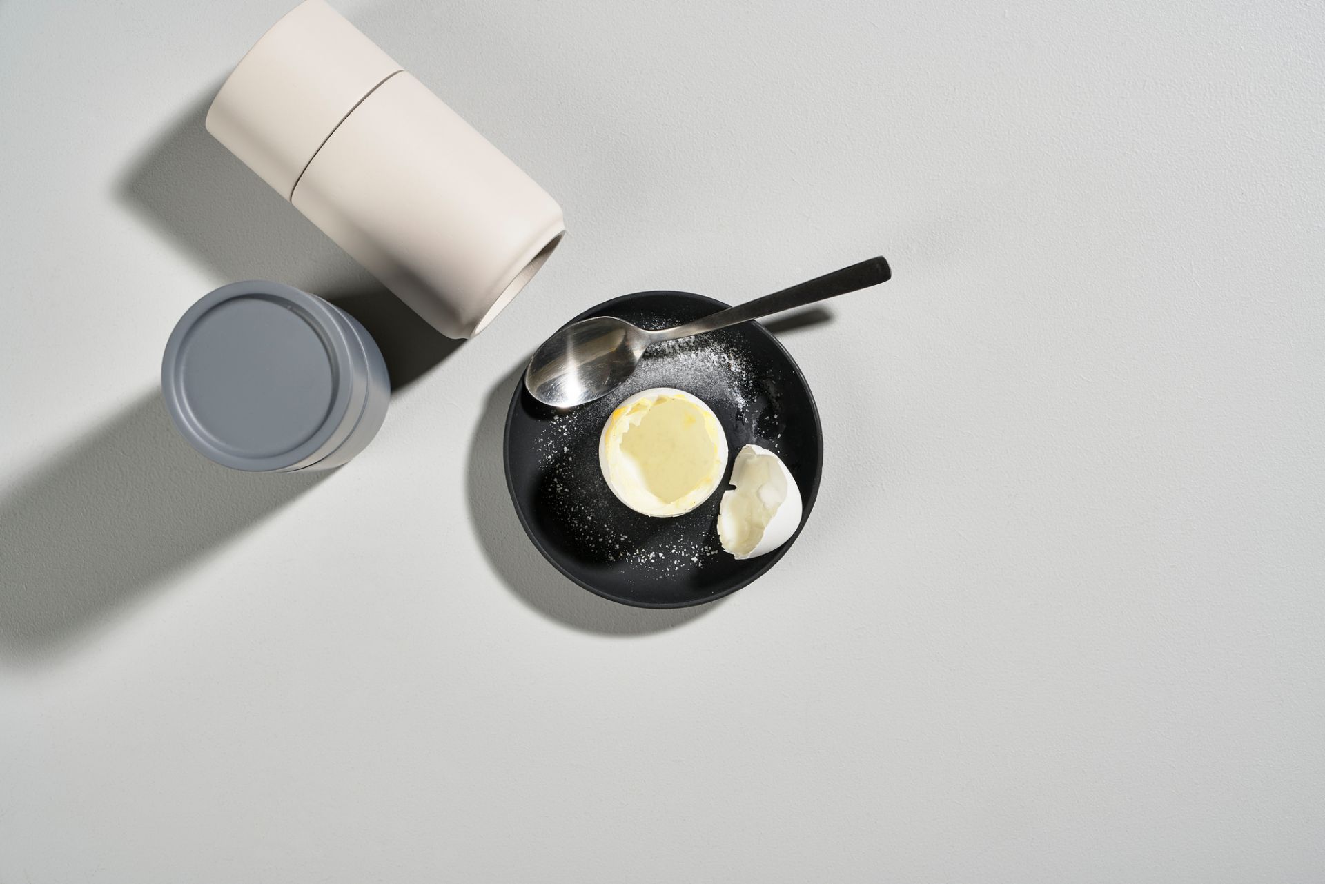 Singles Eierbecherset mit Halter 4-er Set Zone Denmark EINZELSTÜCK