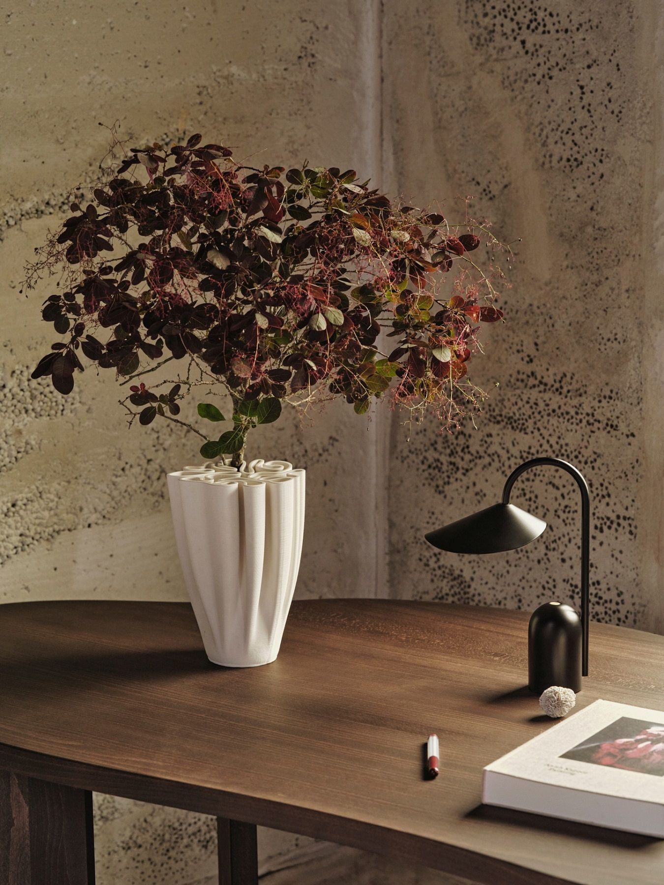 Dedali Vase Medium Off-white Ferm Living 