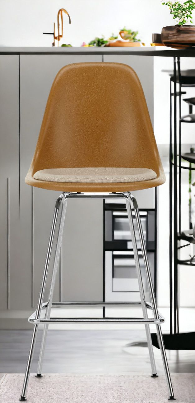 Eames Fiberglass Bar Stool Medium Barhocker mit Sitzpolster Vitra