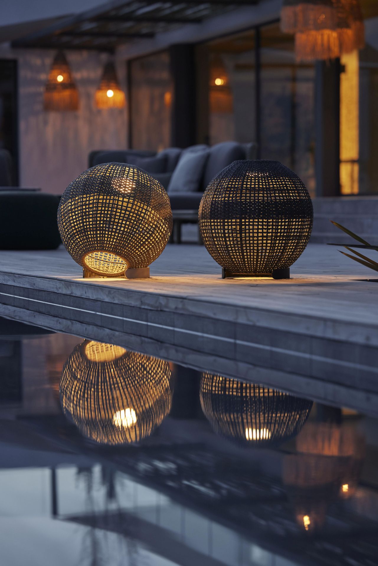 Illusion Outdoor Lampe Rund Dunkelgrau Cane-Line