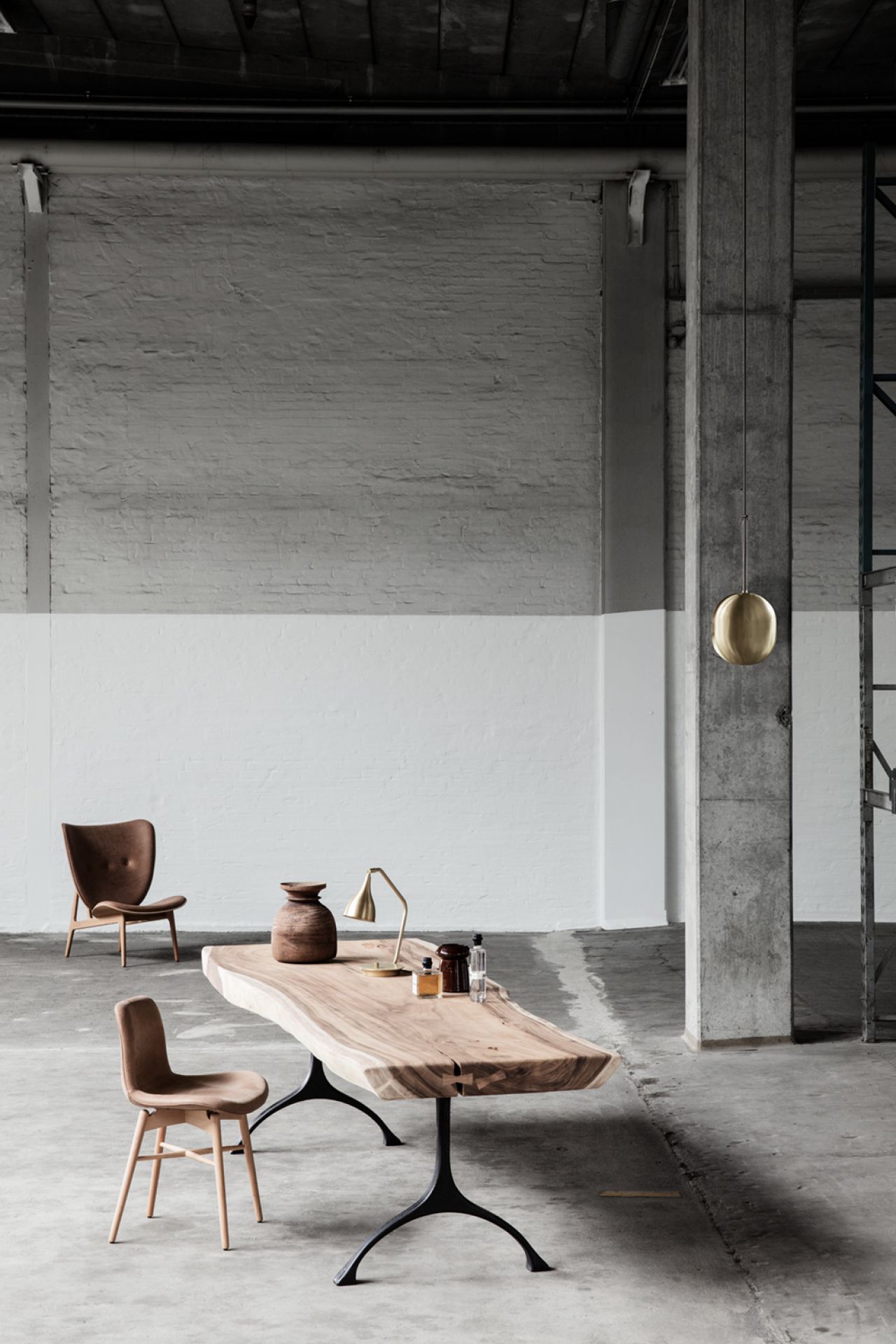Elephant Lounge Sessel Eiche natur / Leder Dunes Camel