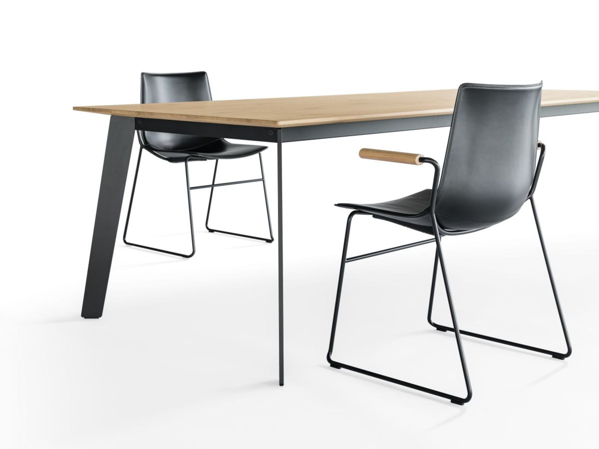 Linar Tisch Girsberger