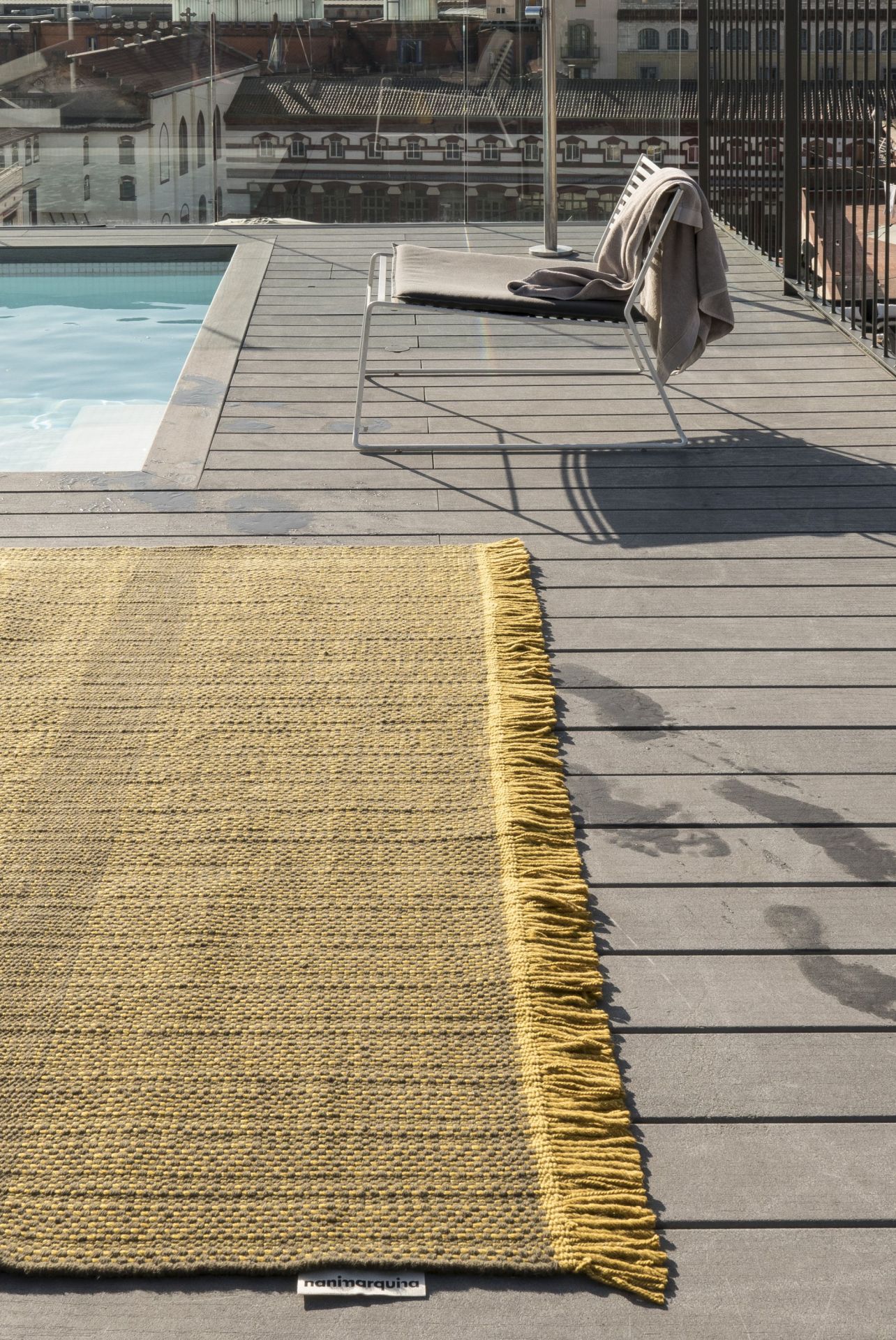 Tres Outdoor Texture Teppich Senf 170x 240 cm Nanimarquina 