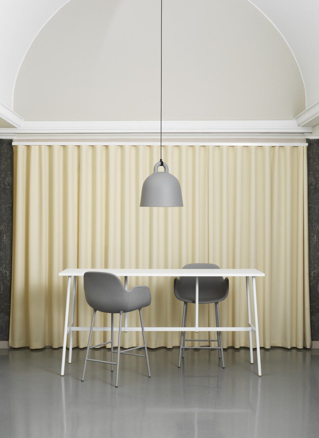 Bell Lamp Hängeleuchte Normann Copenhagen Sand Ø 35 cm