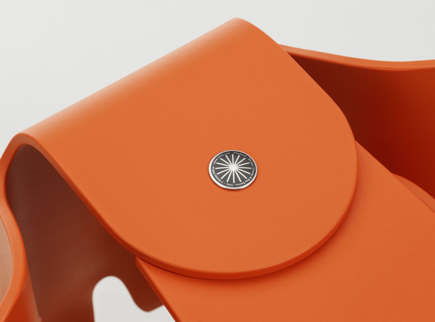 Eames Elephant Hocker RE Vitra Red Orange