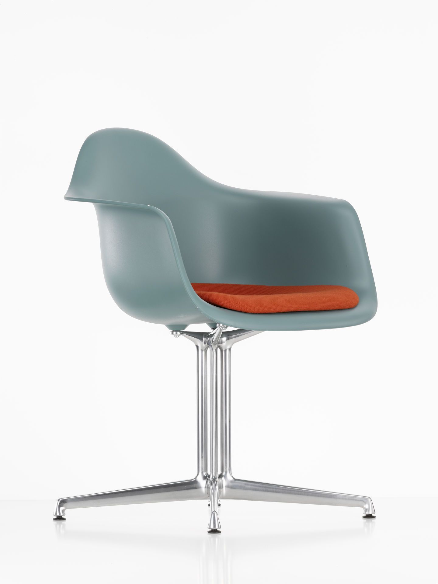 Eames Plastic Arm Chair DAL mit Sitzpolster Vitra