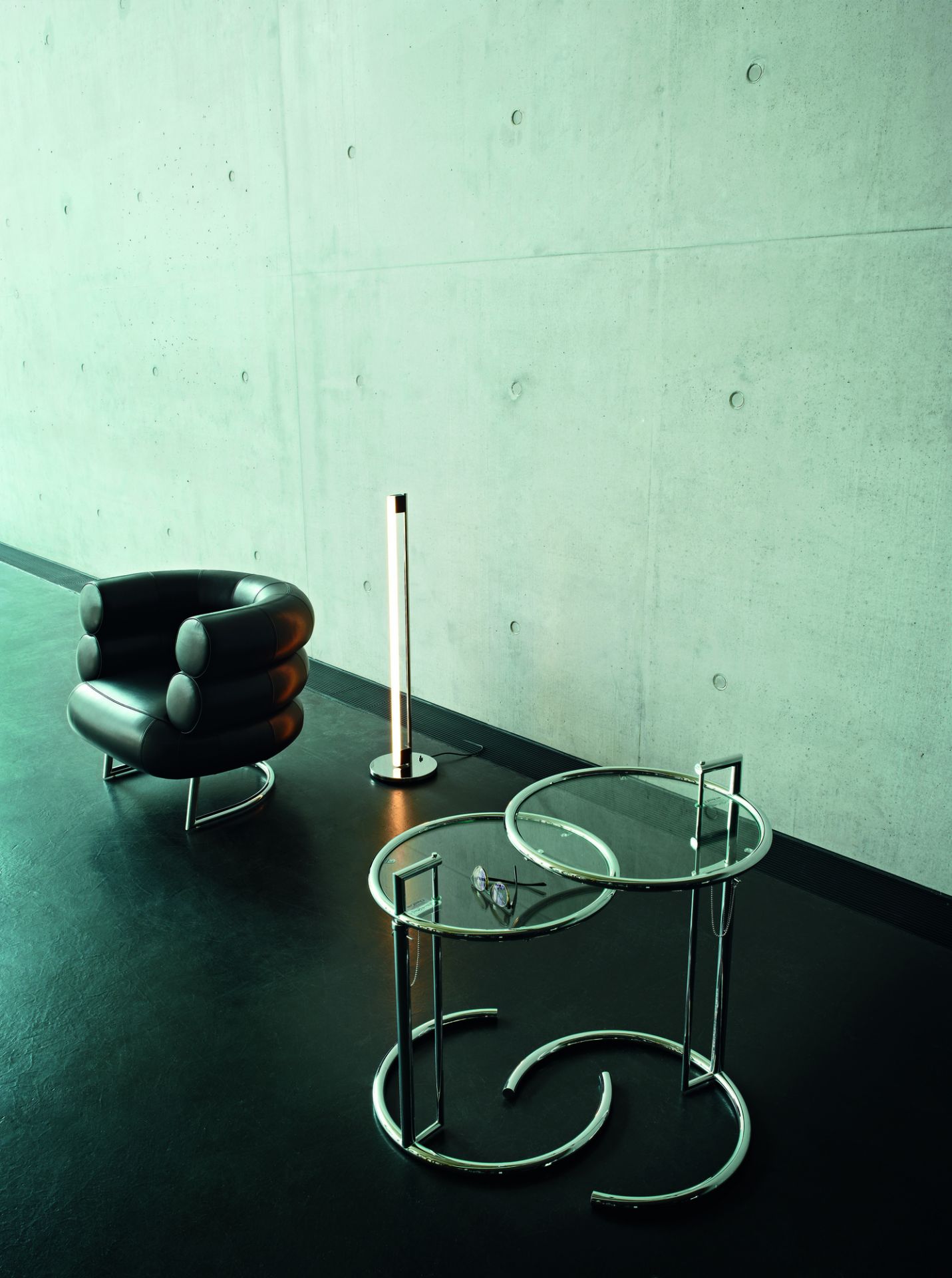 Adjustable Table E1027 Beistelltisch ClassiCon - QUICK SHIP