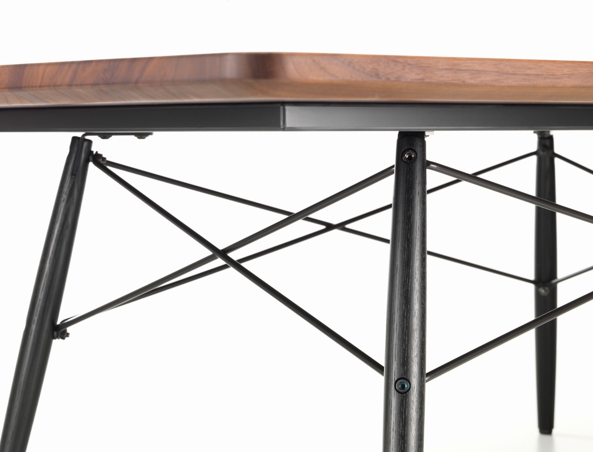 Eames Coffee Table Square Amerikanischer Nussbaum Vitra